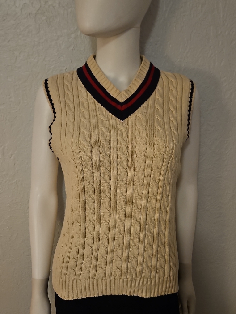 Vtg LAND'S END 1980s Cable-Knit V-Neck Varsity Academia Sweater Vest - Picture 2 of 9